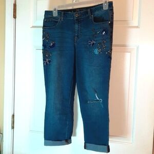 Jlo <Jennifer lopez> Jean capri's size 10 with beading blue denim